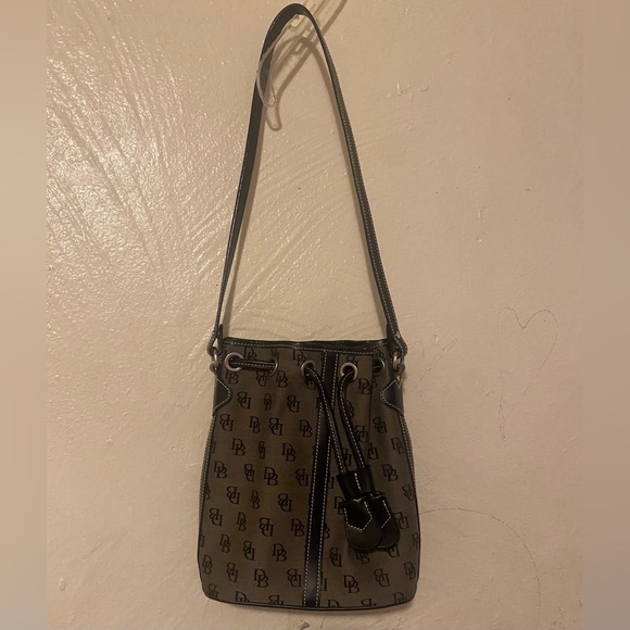 Dooney and Bourke Bag - Picture 1 of 4